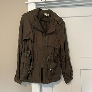 Gilli Green Utility Jacket with Collared Neckline